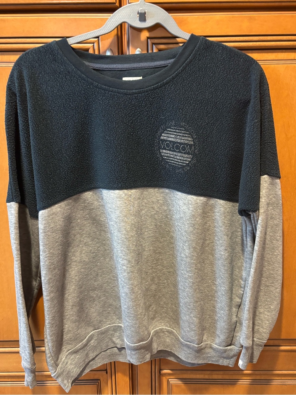 Volcom Ladies Lived In Navy and Gray Two-Tone Crewneck Sweater. Size:S